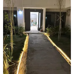 Beyaz LED Takılabilir Çim Sınırlayıcı - 7,5 cm x 20 Metre Beyaz LED Takılabilir Çim Sınırlayıcı - 7,5 cm x 20 Metre
